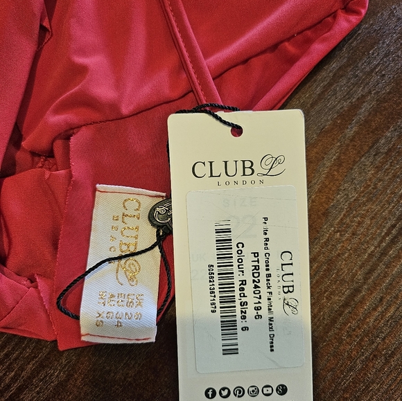 Club L London Petite cross back fishtail maxi dress - Picture 2 of 6